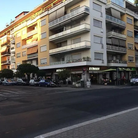 Casa Dei Sogni Centralissimo Attico * Лидо-ди-Остия